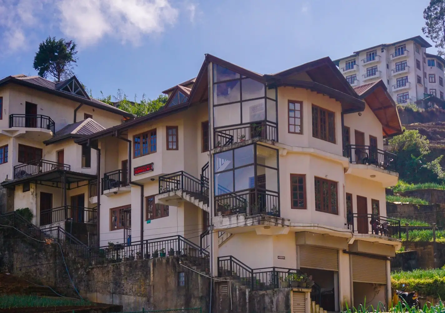 3 Nights / 4 Days – Mid Range Hotel in Nuwara Eliya